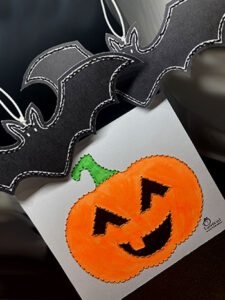 Halloweenské vyšívání na papír - dýně a netopýři